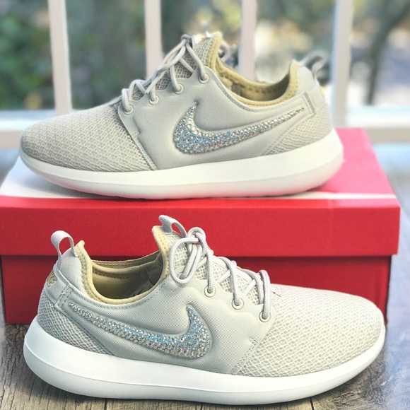 Nike&Swarovski Crystal Roshe Two Light Bone W - Picture 5 of 8